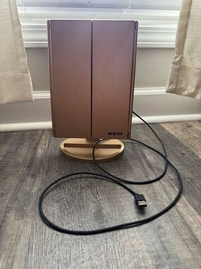 Welly Gold Desktop USB Light Up Mirror- Metallic Gold